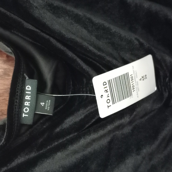 NWT Torrid Velvet Shirred Front Blouse Size 4 4x 26w - Picture 5 of 6